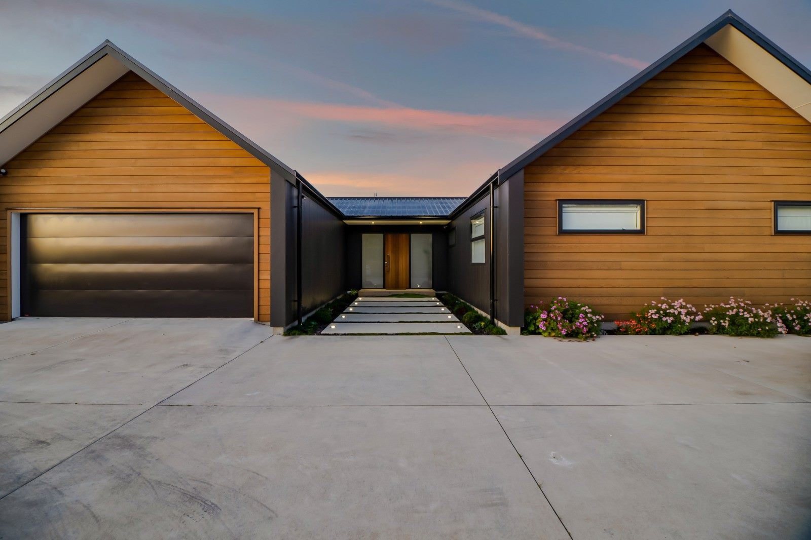 Family Home in Oakura Location Homes